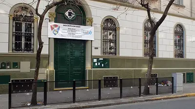 Otra explosión en un colegio de Palermo: más de cinco heridos tras un nuevo experimento de química Otra explosión en un colegio de Palermo: más de cinco heridos tras un nuevo experimento de química