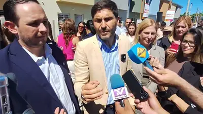 Pullaro se vio acorralado por una pregunta sobre el ajuste a los docentes: "Ninguneados" Pullaro se vio acorralado por una pregunta sobre el ajuste a los docentes: "Ninguneados"