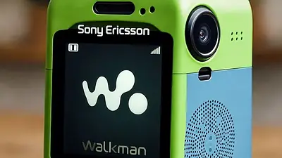 Sony Ericsson W600 hecho con Inteligencia Artificial Sony Ericsson W600 hecho con Inteligencia Artificial