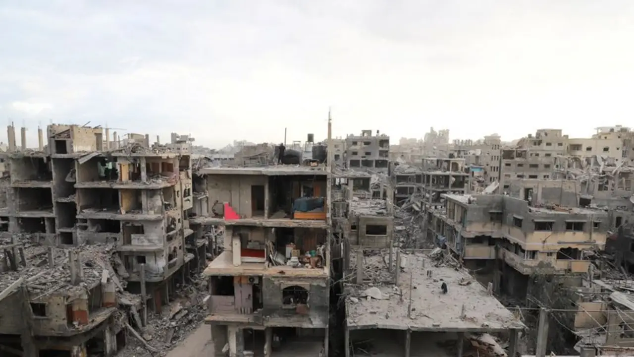 Un padre de Gaza espera que la reapertura del corredor médico pueda salvar a su hijo herido