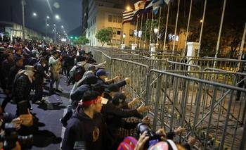 Protesta contra presidente interino de Perú deja un muerto y decenas de heridos | Política