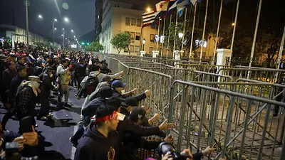 Protesta contra presidente interino de Perú deja un muerto y decenas de heridos Protesta contra presidente interino de Perú deja un muerto y decenas de heridos