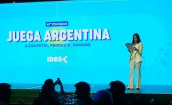 Los empresarios se alinean con el Gobierno y esperan un 27 de octubre sin catástrofe | Coloquio de idea 