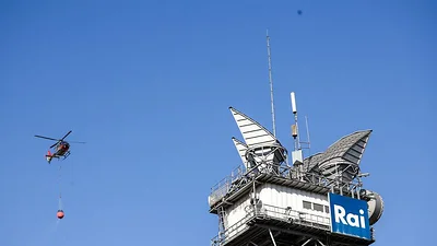 Una bomba explota frente al domicilio de un importante periodista de investigación italiano Una bomba explota frente al domicilio de un importante periodista de investigación italiano