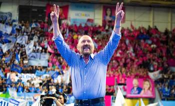 Un exfuncionario de Milei avala la cláusula que habilita a Insfrán en 2027 | Constitución argentina