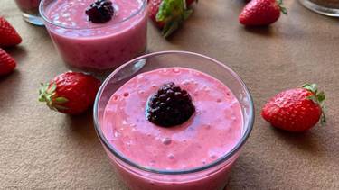 Solo 3 ingredientes: receta de gelatina de yogur, fresca y deliciosa para hacer en verano