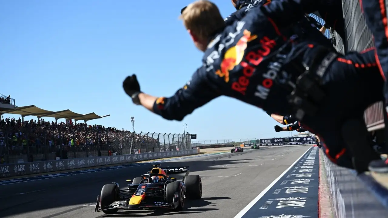 Los festejos de Red Bull por el triunfo de Max Verstappen.