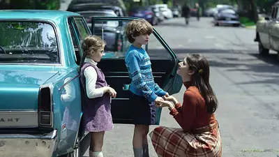 Actriz y niños actores en escena de serie mexicana. Actriz y niños actores en escena de serie mexicana.