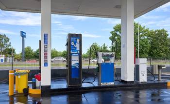 YPF amplía el suministro de Azul 32 en surtidor para transporte pesado | Estaciones de servicio
