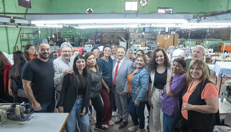 Tras una recorrida por el Polo Textil Cooperativo, Quintela ratificó el apoyo del Gobierno al trabajo asociativo