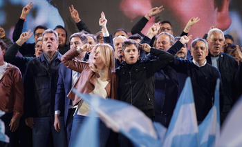 Sprint final de Fuerza Patria: campaña territorial y foto de unidad en La Plata | Elecciones 2025