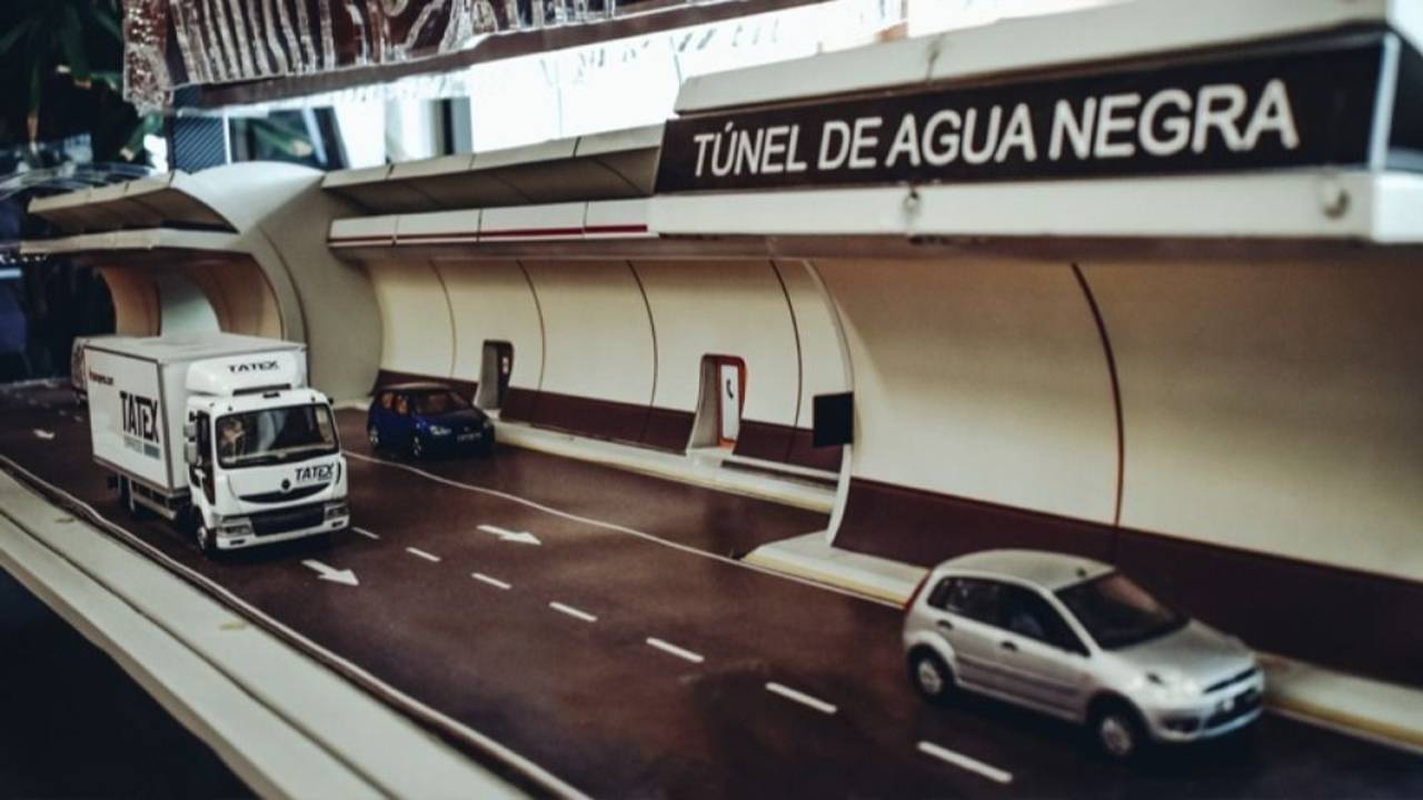 Dónde queda el túnel Agua Negra.