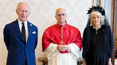 El rey británico Carlos y el papa León rezan juntos, por primera vez en 500 años El rey británico Carlos y el papa León rezan juntos, por primera vez en 500 años