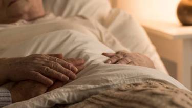 PAMI ofrece subsidio para cuidadores domiciliarios: cómo acceder al beneficio