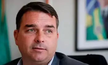 Flávio Bolsonaro se inscribió como candidato y ya denunció "fraude" e "irregularidades" | Brasil 