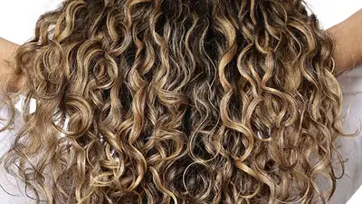 Peinar ondas con método scrunch Peinar ondas con método scrunch