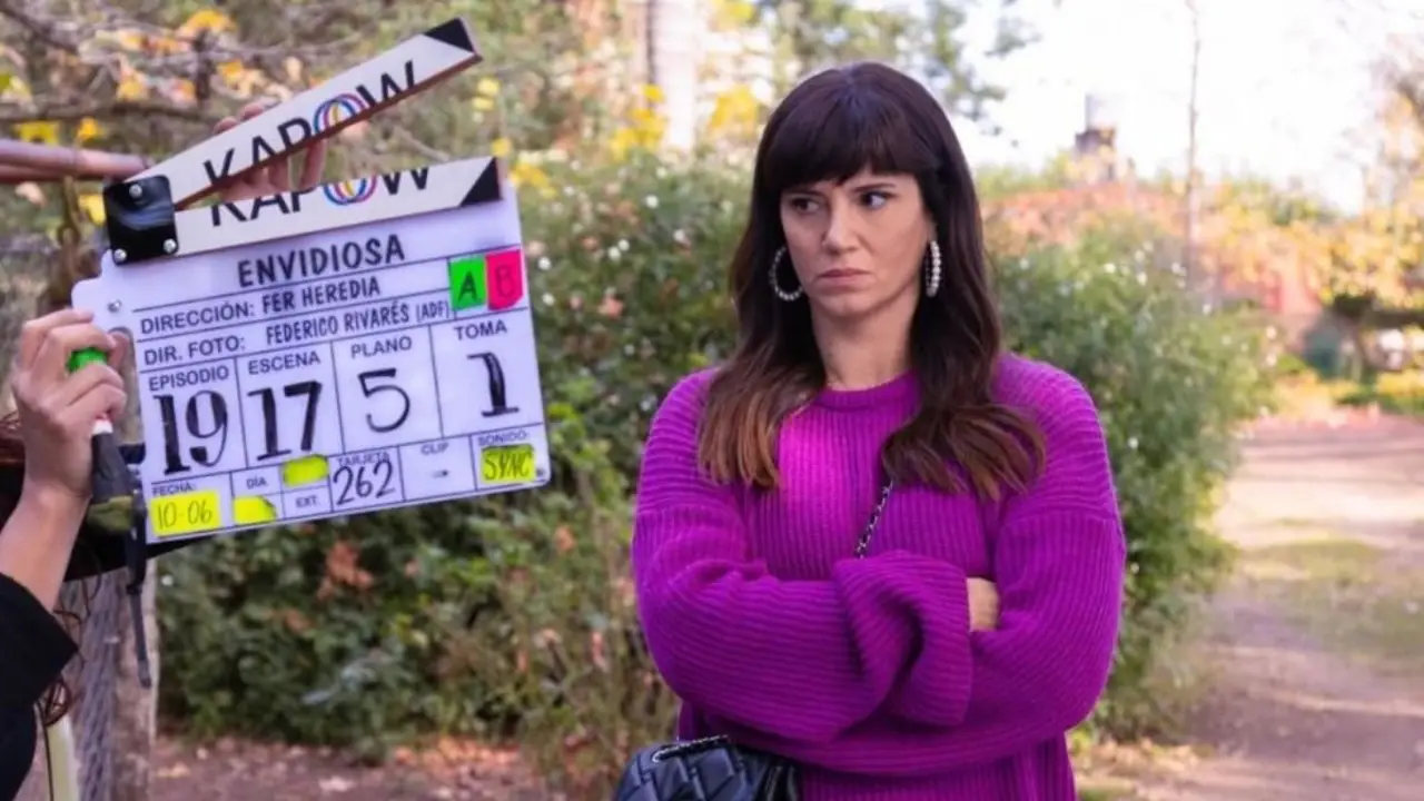 actriz ve seria la producción de serie, la claqueta indica grabación