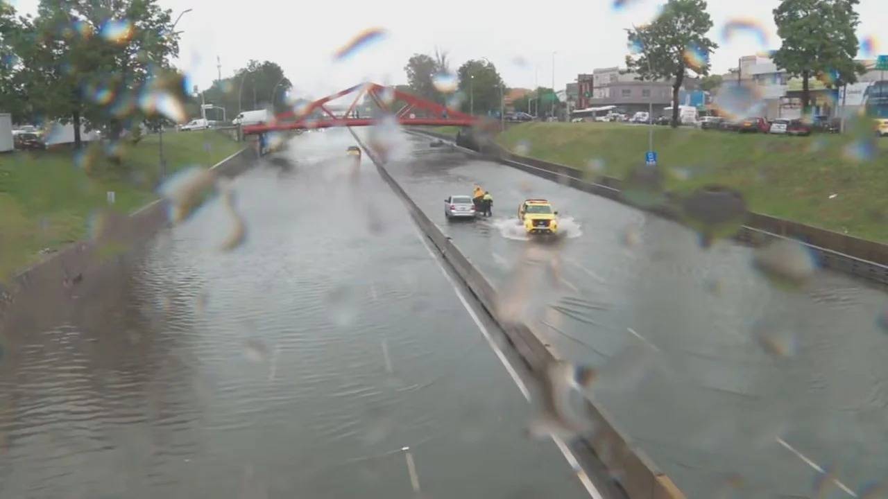 Alerta naranja por temporal en AMBA: inundaciones, cortes de luz y un muerto