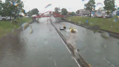 Alerta naranja por temporal en AMBA: inundaciones, cortes de luz y un muerto Alerta naranja por temporal en AMBA: inundaciones, cortes de luz y un muerto