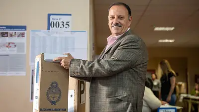 Tras ejercer su voto, Quintela reflexionó sobre el futuro del país: "Tenemos que transformar la cruel realidad" Tras ejercer su voto, Quintela reflexionó sobre el futuro del país: "Tenemos que transformar la cruel realidad"