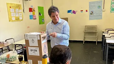 Facundo Manes votando Facundo Manes votando