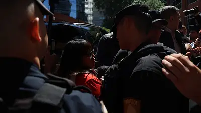 Amenaza de policía. Amenaza de policía.