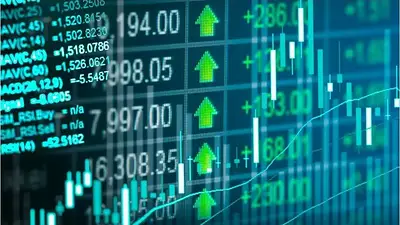 Bonos y acciones suben tras mejora de Fitch aunque el mercado espera señales firmes Bonos y acciones suben tras mejora de Fitch aunque el mercado espera señales firmes