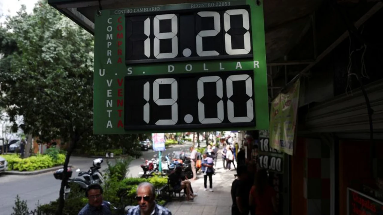 Peso mexicano y bolsa avanzan animados por esperanzas de acuerdo entre EEUU y China