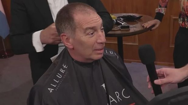 Diego Santilli se rapó en vivo después de ganar las elecciones