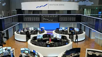 Las bolsas europeas retroceden tras una subida récord, con el foco en los resultados y EEUU-China Las bolsas europeas retroceden tras una subida récord, con el foco en los resultados y EEUU-China