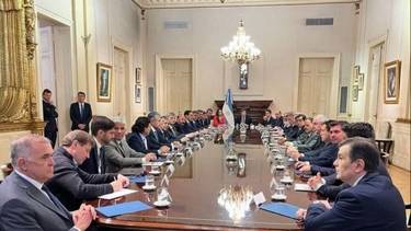 Milei se reúne con gobernadores para negociar reforma laboral y tributaria