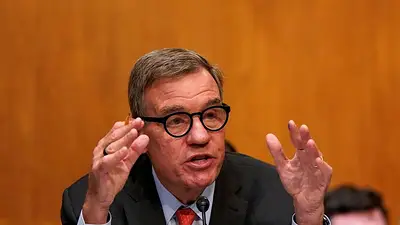 Senador dice que excluyen a demócratas de sesión informativa por ataques de EEUU frente a Sudamérica Senador dice que excluyen a demócratas de sesión informativa por ataques de EEUU frente a Sudamérica