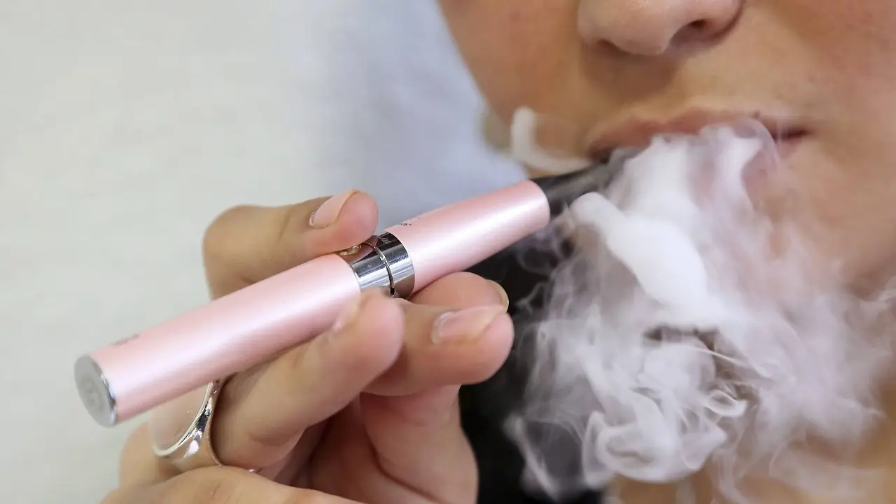 El Gobierno habilitó los cigarrillos electrónicos y modificó un ingrediente clave