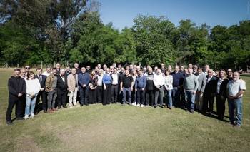 Kicillof se mostró con 40 intendentes: presupuesto y alternativa para 2027 | Provincia de buenos aires