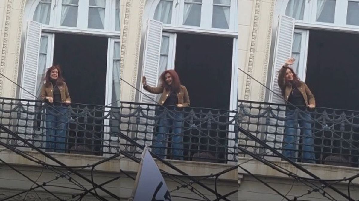 Día de la Lealtad: Cristina Kirchner salió al balcón de su casa para saludar a los militantes