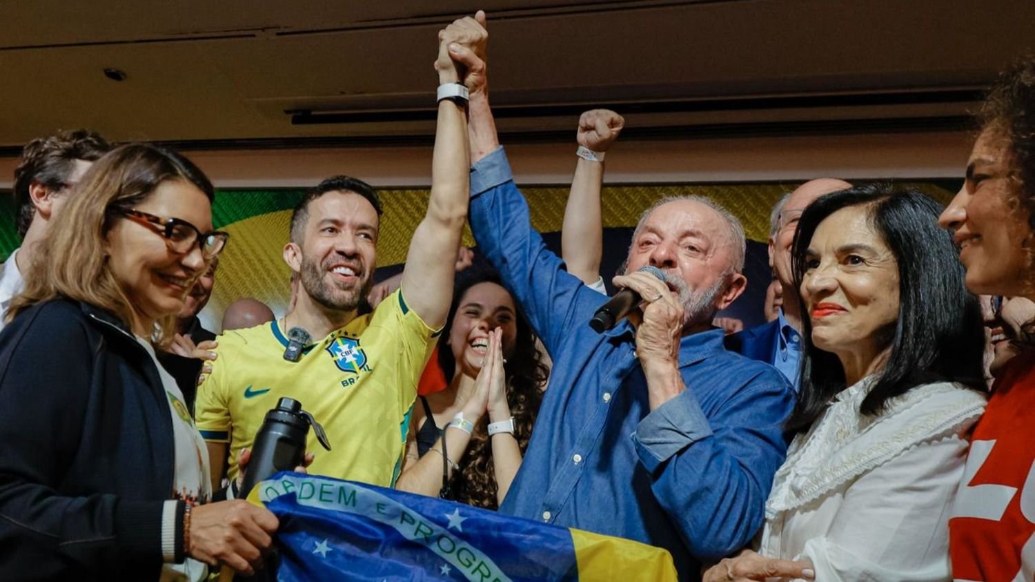 André Janones, el cerebro digital de Lula: cómo armó el ejército de WhatsApp que dio vuelta la elección en Brasil y por qué usó la figura de Messi y la Scalonetta