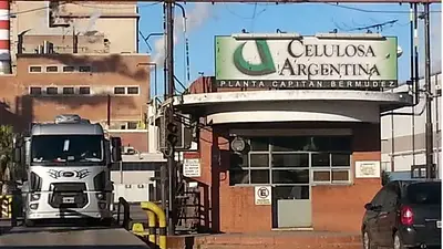 Crisis en Celulosa Argentina: solo pagó la mitad de los sueldos y mantiene paralizada su planta de Santa Fe Crisis en Celulosa Argentina: solo pagó la mitad de los sueldos y mantiene paralizada su planta de Santa Fe