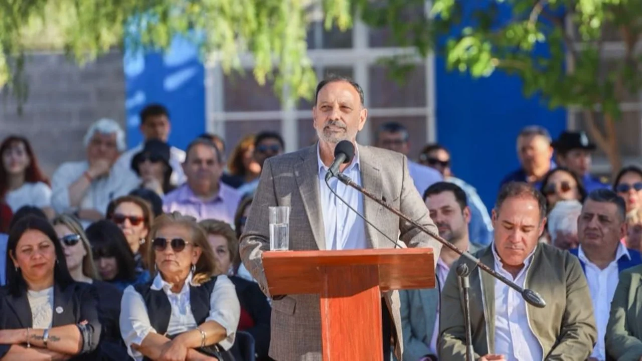 Quintela apuesta a la obra pública y construcción de viviendas para el desarrollo del interior riojano 