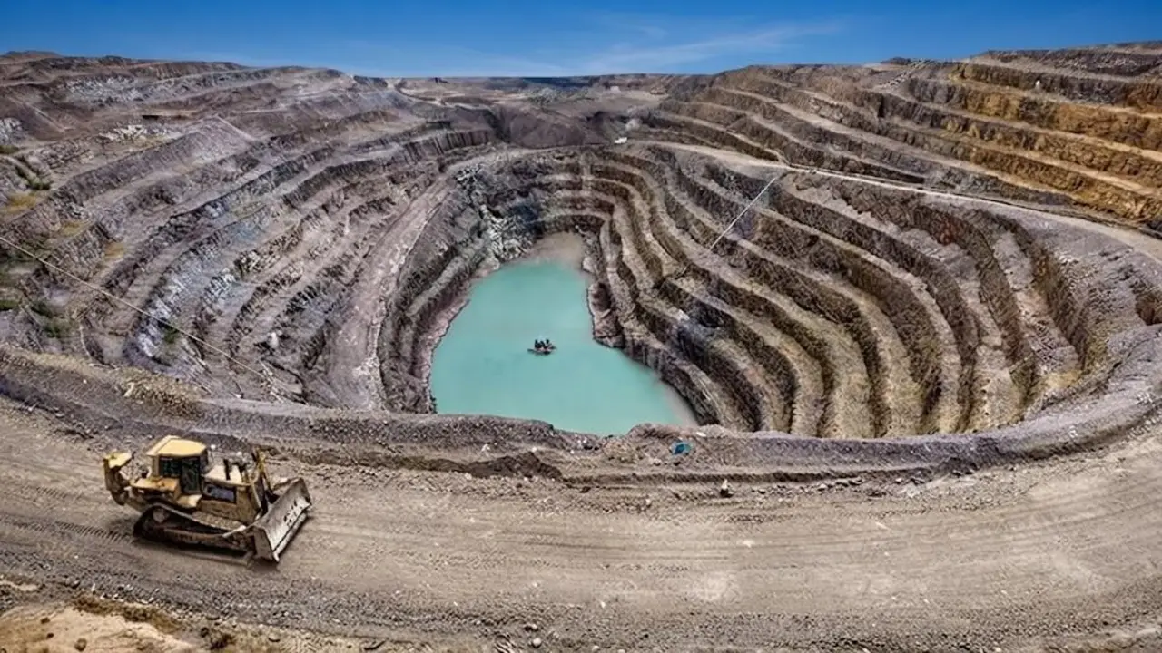 Jalil anunció el regreso del cobre a Catamarca y vuelve a quedar bajo la lupa el yacimiento que dejó una fuerte crisis hídrica