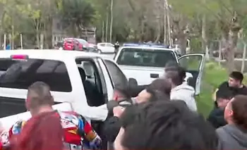Detuvieron al acusado por el femicidio de Aixa: los vecinos quisieron "lincharlo" |  tigre