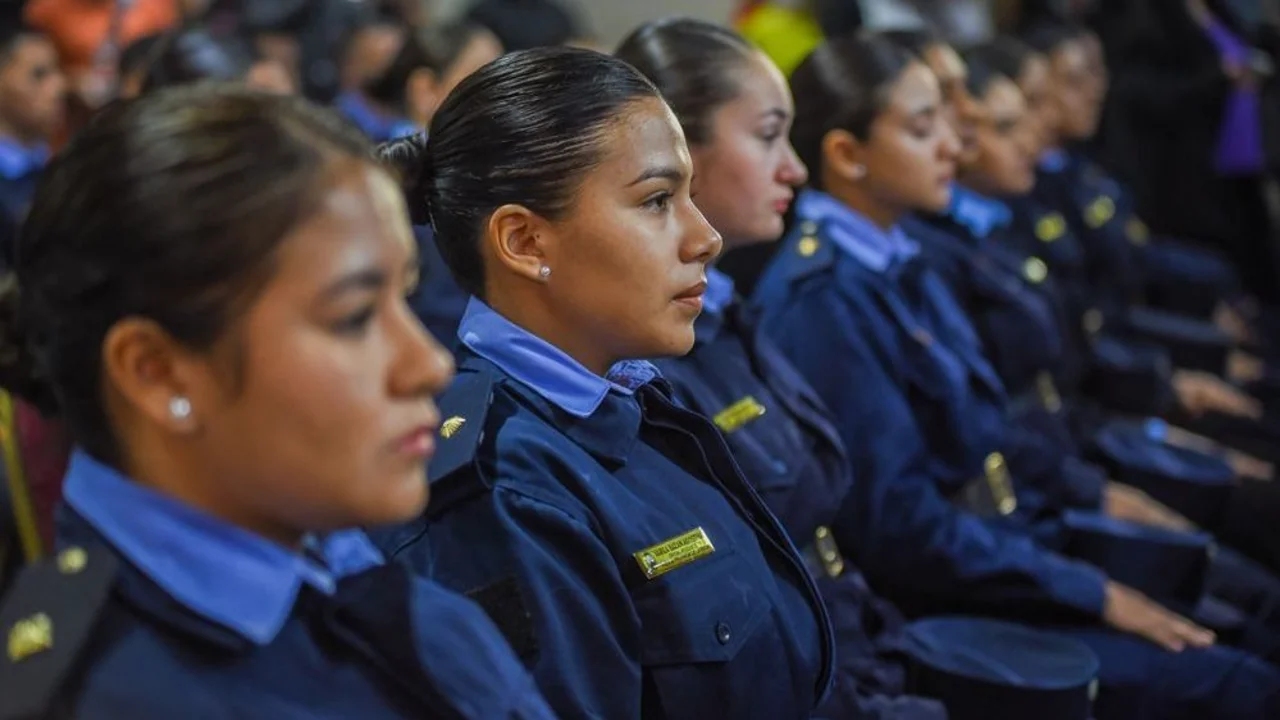 Más seguridad: Quintela pondrá en funciones a nuevos policías y agentes del Servicio Penitenciario en La Rioja