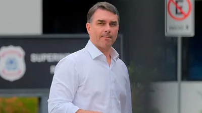 Flávio Bolsonaro. Flávio Bolsonaro.