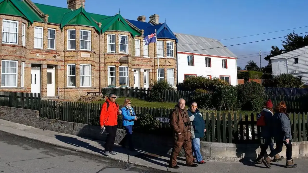 Malvinas: los kelpers quieren prohibir el ingreso de argentinos y que se flamee la bandera