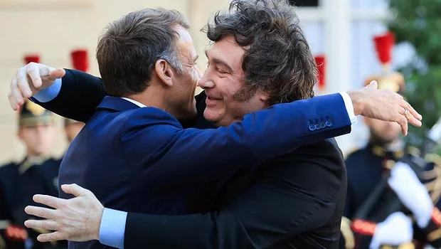 La consultora que convirtió la motosierra en modelo para el capital francés | Premian a milei en francia