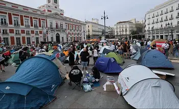 De "fingir demencia" al acampe: la crisis de vivienda que frena a los jóvenes en Madrid | España