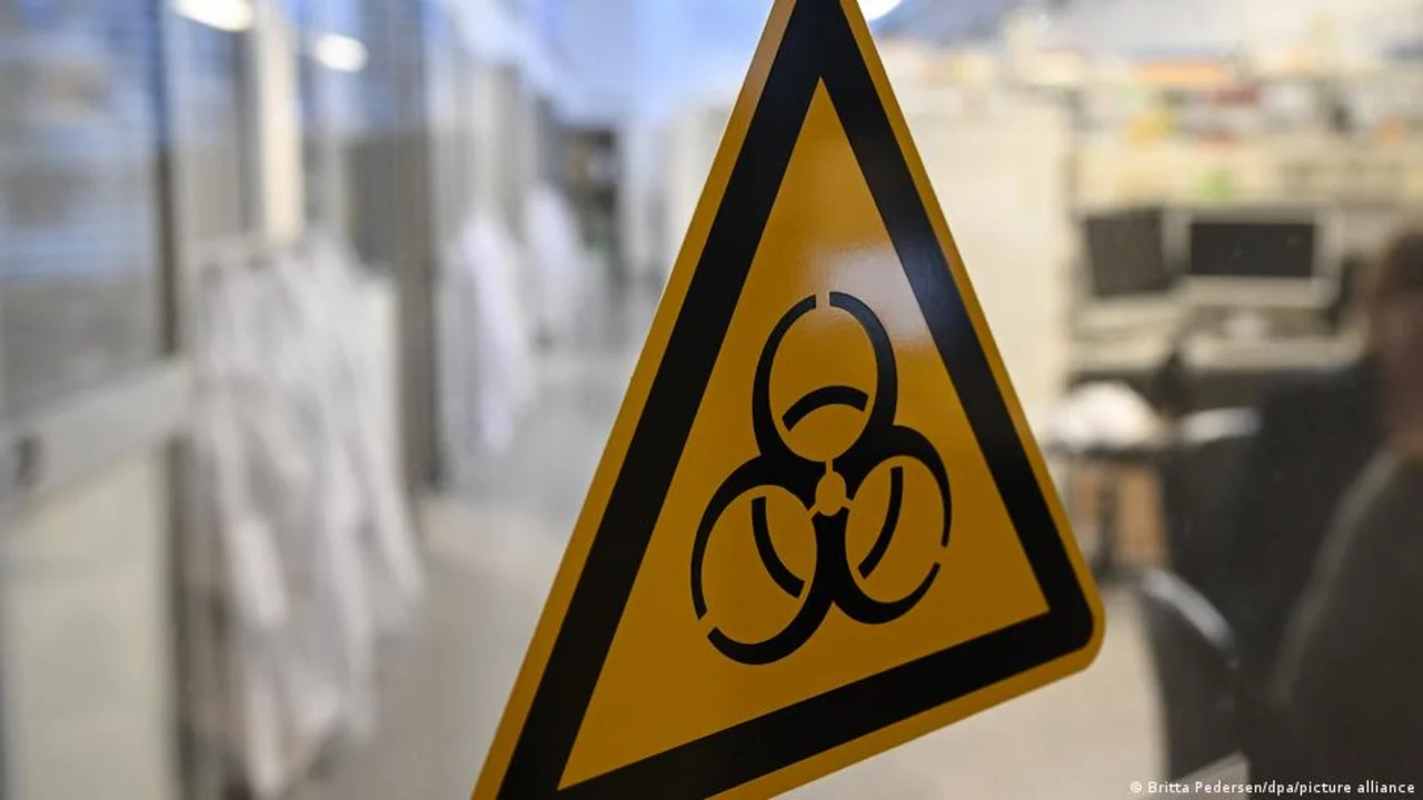 Investigan un accidente en un laboratorio ruso: qué es la Yersinia Pestis y cómo se contagia la peste neumónica