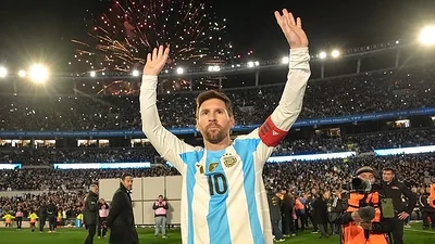 La Ciudad despide a Messi: monumentos iluminados de celeste y blanco y alerta por cortes en Núñez La Ciudad despide a Messi: monumentos iluminados de celeste y blanco y alerta por cortes en Núñez