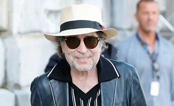 Sabina a los 77 años: "Soy feliz estando en mi casa, rodeado de mi mujer y mis gatitos" | Joaquín sabina
