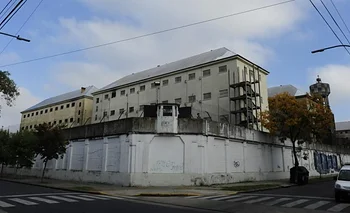 Arranca el traspaso de presos de la cárcel de Devoto a Marcos Paz: cómo será el operativo | Obras