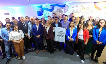 Intendentes de la FAM reeligieron a Espinoza y exigieron que Milei cambie el rumbo | La matanza